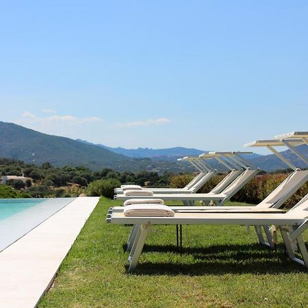 Albero Capovolto Bed & Breakfast Golfo Aranci Bagian luar foto