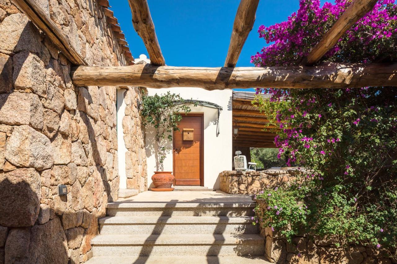 Albero Capovolto Bed & Breakfast Golfo Aranci Bagian luar foto