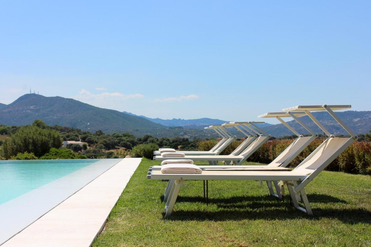 Albero Capovolto Bed & Breakfast Golfo Aranci Bagian luar foto