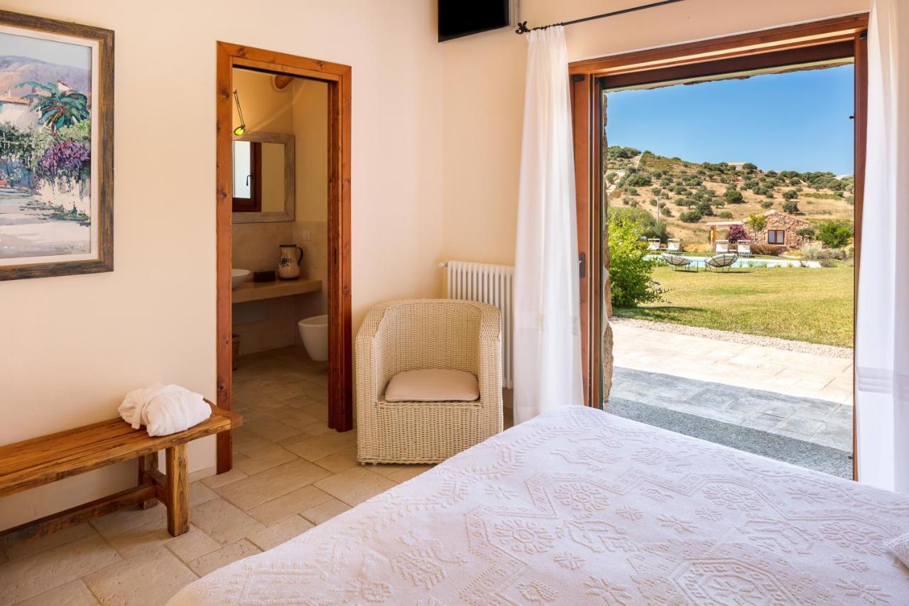 Albero Capovolto Bed & Breakfast Golfo Aranci Bagian luar foto