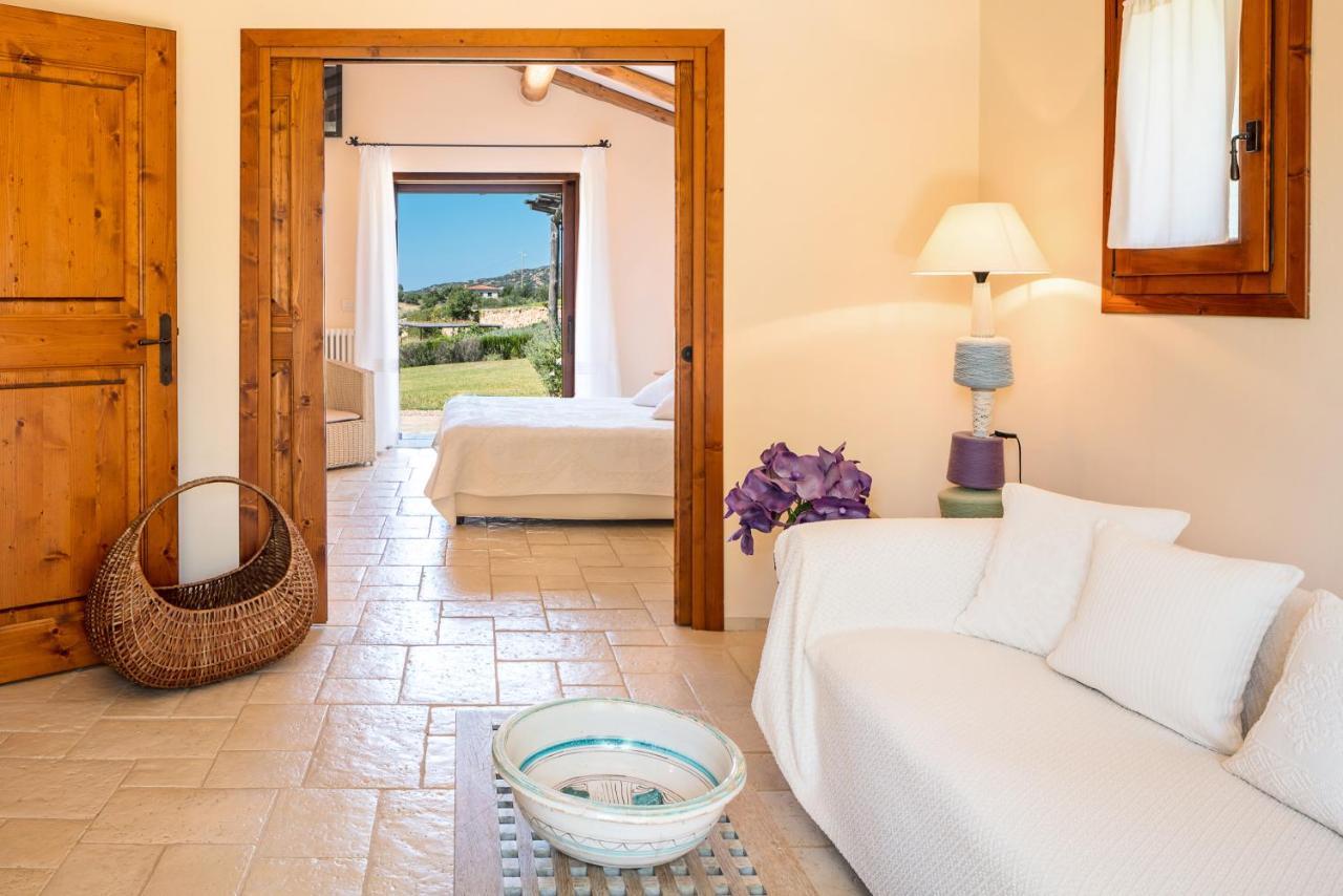 Albero Capovolto Bed & Breakfast Golfo Aranci Bagian luar foto