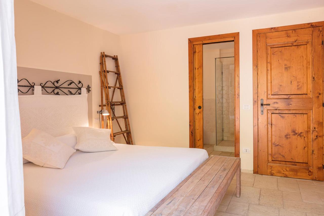 Albero Capovolto Bed & Breakfast Golfo Aranci Bagian luar foto